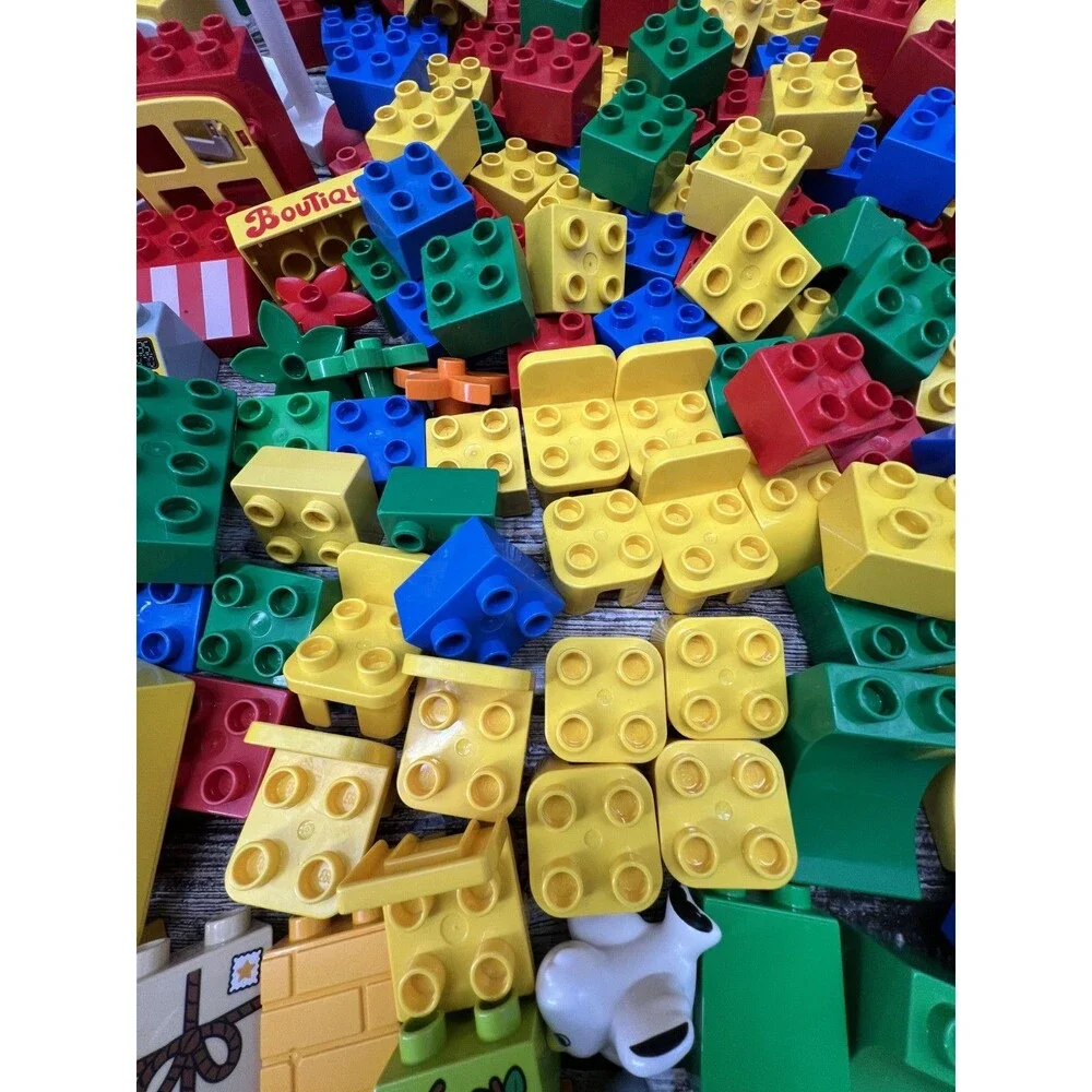 Massive Lot of 261 Lego Duplo W/Minifigs, Animal, Food, Chairs, Windows (6+ Lbs)